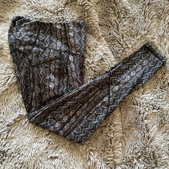 TYC active wear set - Picture 6 of 10